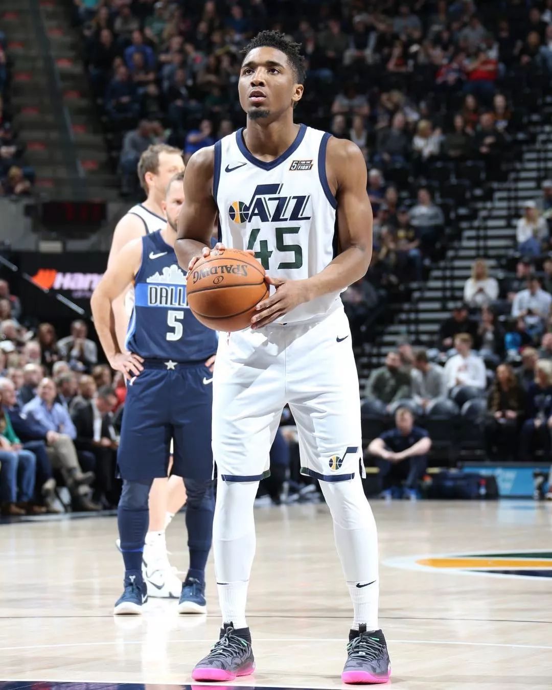 半场落后两 半场落后两