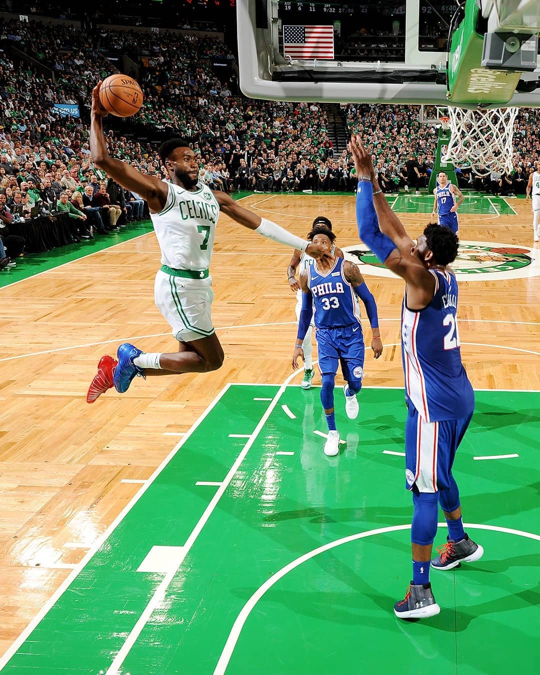 边锋与前腰 边锋与前腰